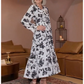 🌸Maxikleid mit V-Ausschnitt und Taille, floralem Charme in voller Blüte und langen Ärmeln, die Ihren Stil elegant unterstreichen!👗