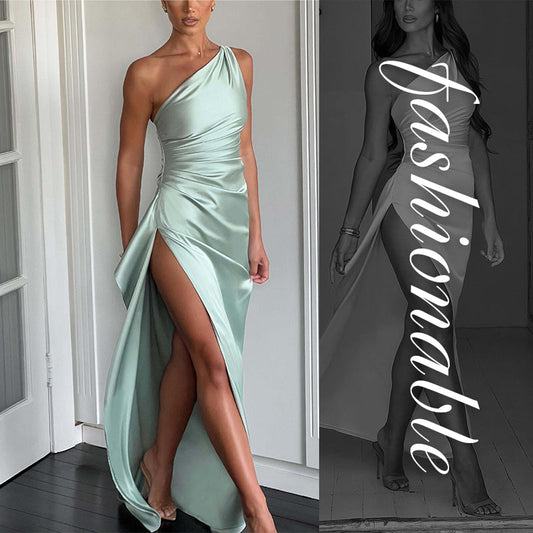 👗 FLASH-RABATT 50% AUF DAS MAXIKLEID! ✨ Satin One-Shoulder-Kleid mit Schlitz & Drapierung – Elegant & Sinnlich