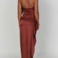 👗 FLASH-RABATT 50% AUF DAS MAXIKLEID! ✨ Satin One-Shoulder-Kleid mit Schlitz & Drapierung – Elegant & Sinnlich