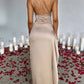 👗 FLASH-RABATT 50% AUF DAS MAXIKLEID! ✨ Satin One-Shoulder-Kleid mit Schlitz & Drapierung – Elegant & Sinnlich