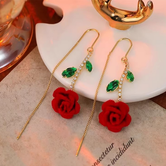 🌹 LIMITED-TIME 50% RABATT! ✨ Rote Rosen-Ohrstecker mit Kristallstiel – Threader-Design, Mikro-Intarsie, Elegant 🍃